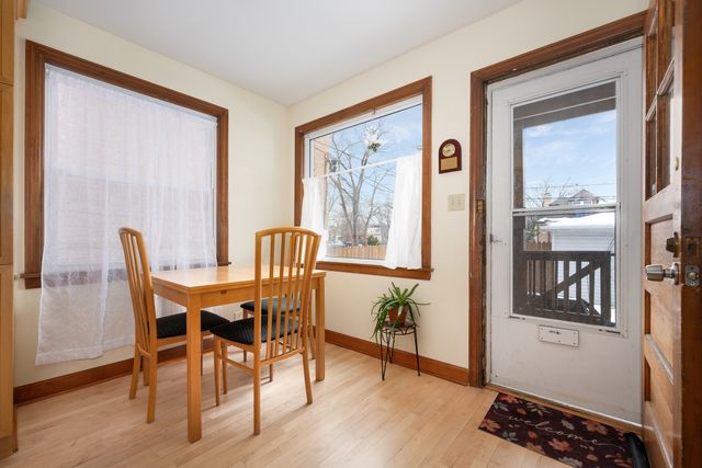 5706 N Mozart Street, Chicago, IL 60659