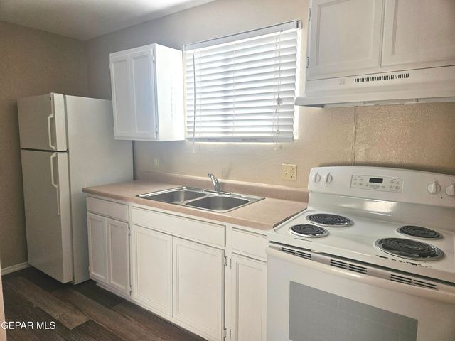 11054 SUNSHINE Court, El Paso, TX 79936