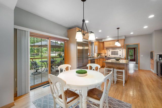 11235 N Westwood CIRCLE, Mequon, WI 53097