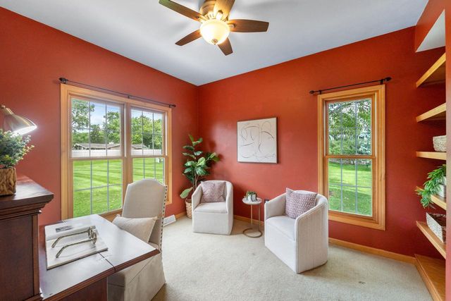 11235 N Westwood CIRCLE, Mequon, WI 53097