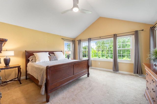 11235 N Westwood CIRCLE, Mequon, WI 53097
