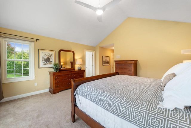 11235 N Westwood CIRCLE, Mequon, WI 53097