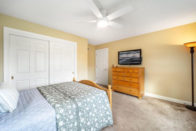 11235 N Westwood CIRCLE, Mequon, WI 53097