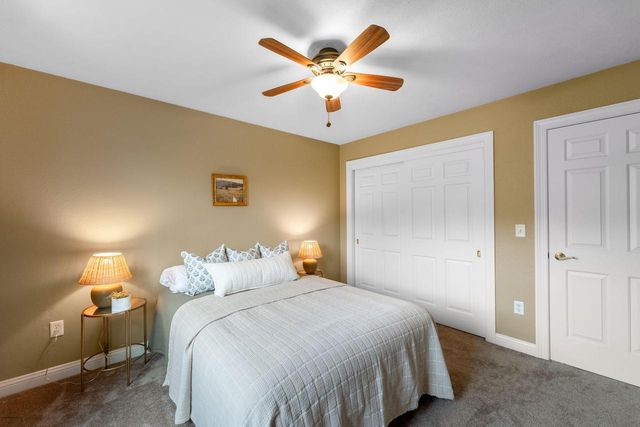 11235 N Westwood CIRCLE, Mequon, WI 53097