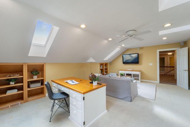 11235 N Westwood CIRCLE, Mequon, WI 53097