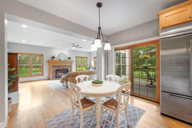 11235 N Westwood CIRCLE, Mequon, WI 53097