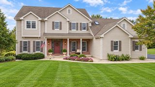 11235 N Westwood CIRCLE, Mequon, WI 53097