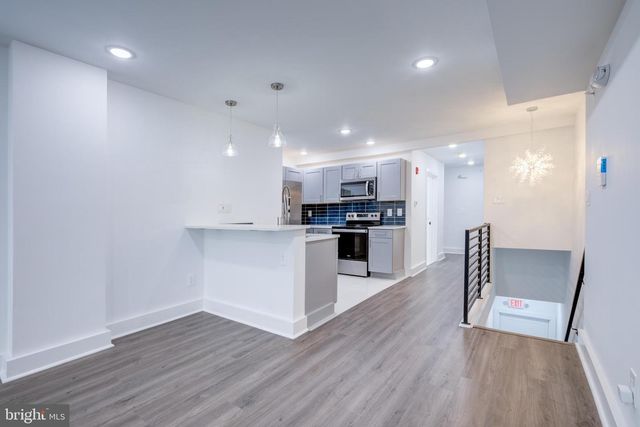 2006 N FRONT ST, Philadelphia, PA 19122