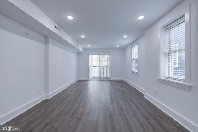 2006 N FRONT ST, Philadelphia, PA 19122