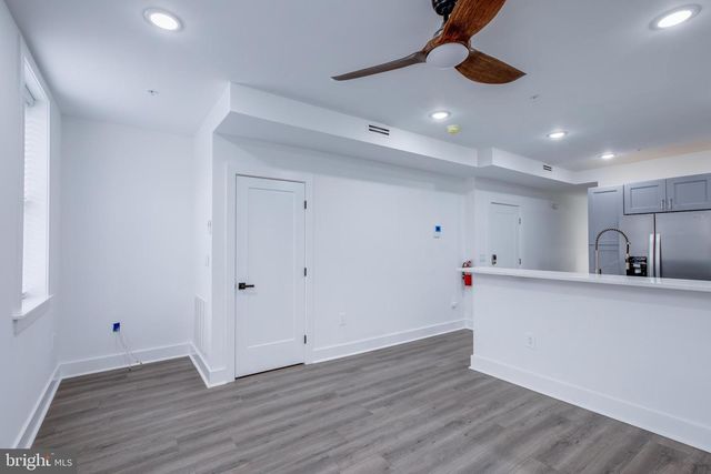 2006 N FRONT ST, Philadelphia, PA 19122