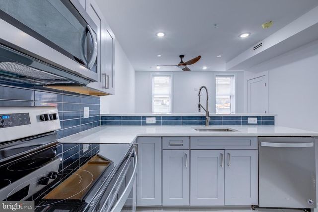 2006 N FRONT ST, Philadelphia, PA 19122