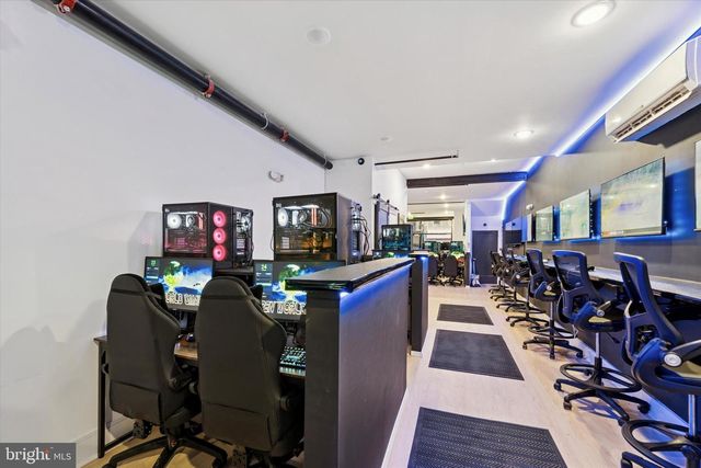 2006 N FRONT ST, Philadelphia, PA 19122