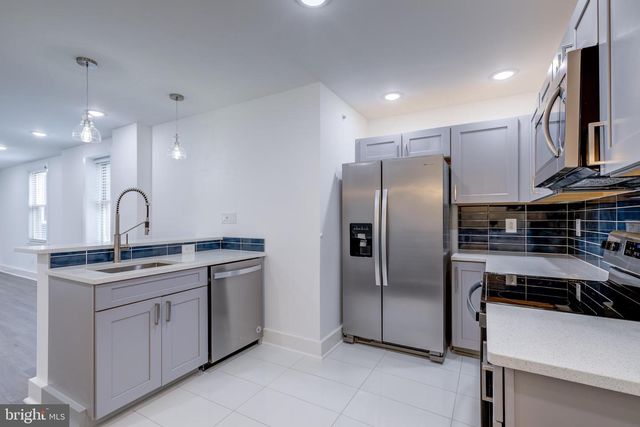 2006 N FRONT ST, Philadelphia, PA 19122