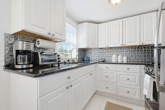 25 Niagara Ln, Yarmouth, MA 02673