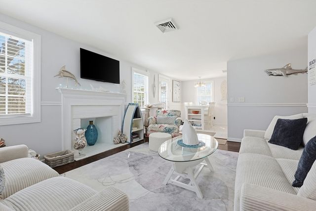 25 Niagara Ln, Yarmouth, MA 02673