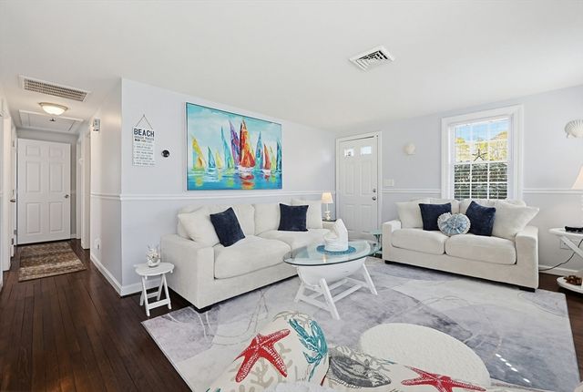 25 Niagara Ln, Yarmouth, MA 02673