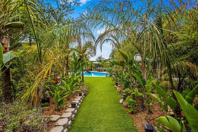 2368 Palo Danzante, Alpine, CA 91901