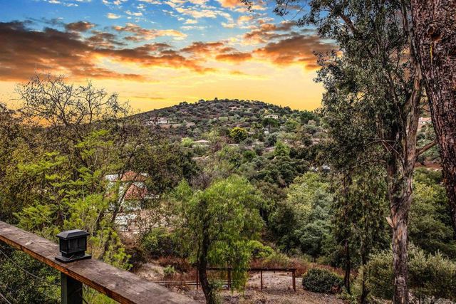 2368 Palo Danzante, Alpine, CA 91901