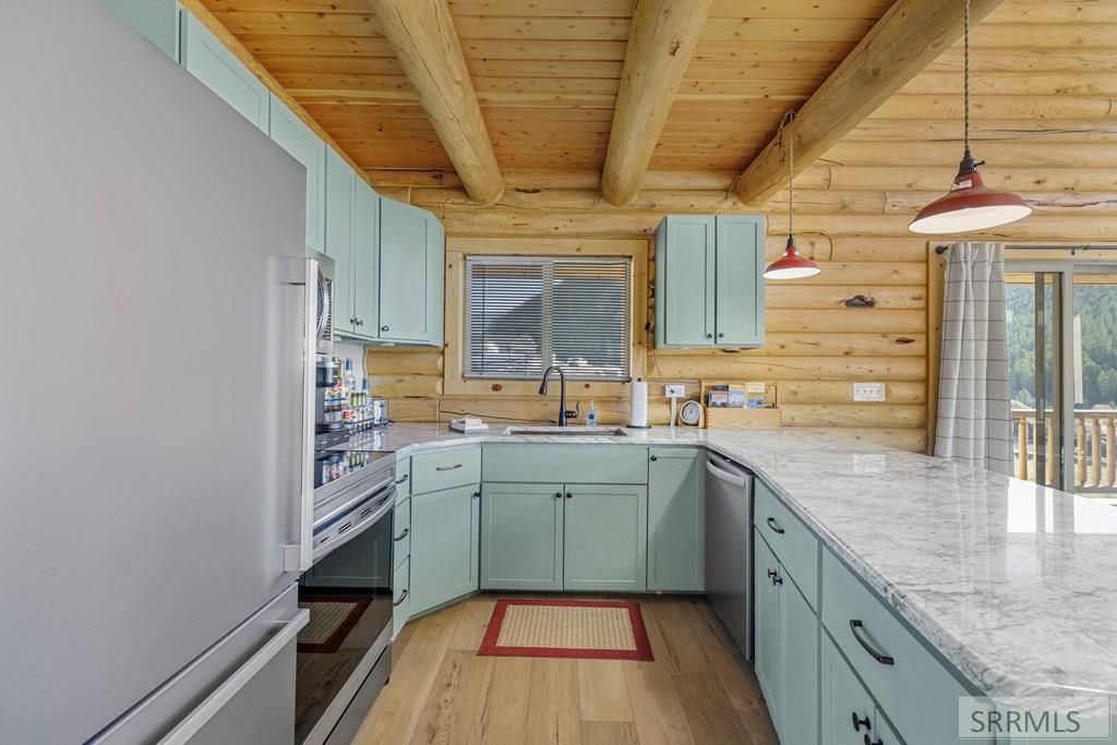Image 10 of property listing at 32 Valley View Circle, Irwin, ID 83428
