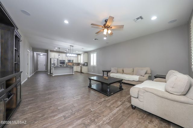 9496 S Horned Lizard Circle, Tucson, AZ 85747