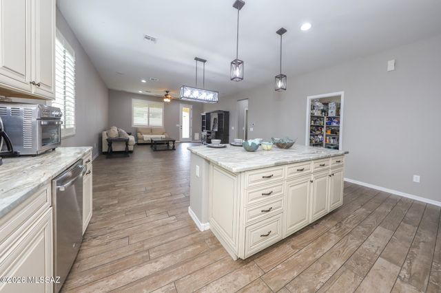 9496 S Horned Lizard Circle, Tucson, AZ 85747
