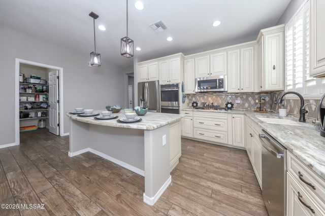 9496 S Horned Lizard Circle, Tucson, AZ 85747