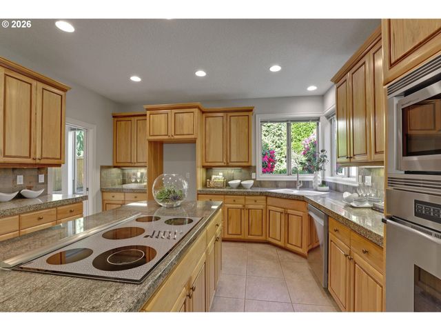 14675 Nw SETHRICH Ln, Portland, OR 97229