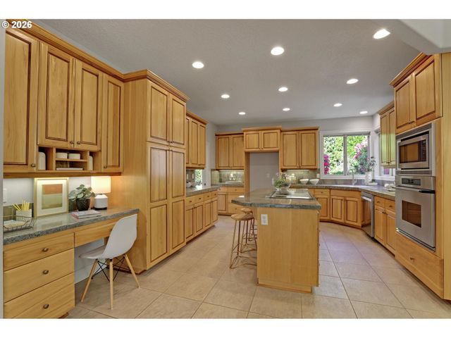 14675 Nw SETHRICH Ln, Portland, OR 97229
