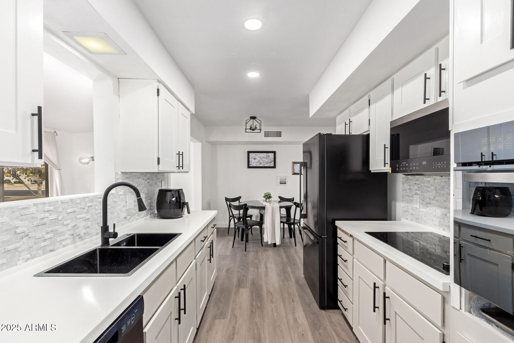 628 LEISURE WORLD --, Mesa, AZ 85206 — exterior