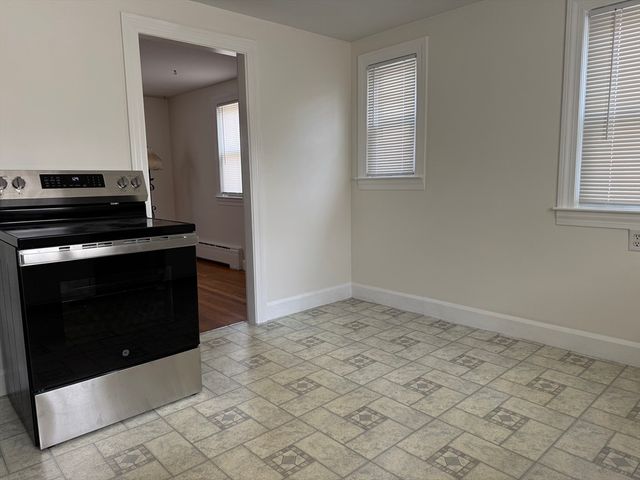 173 Pleasant St 173, Clinton, MA 01510