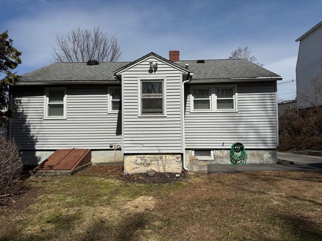 173 Pleasant St 173, Clinton, MA 01510