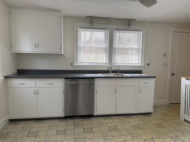 173 Pleasant St 173, Clinton, MA 01510