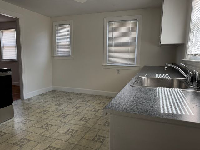 173 Pleasant St 173, Clinton, MA 01510