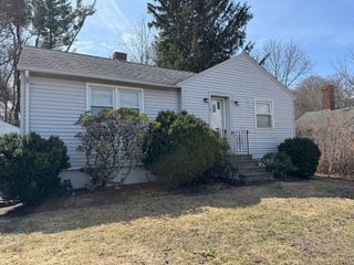 173 Pleasant St 173, Clinton, MA 01510