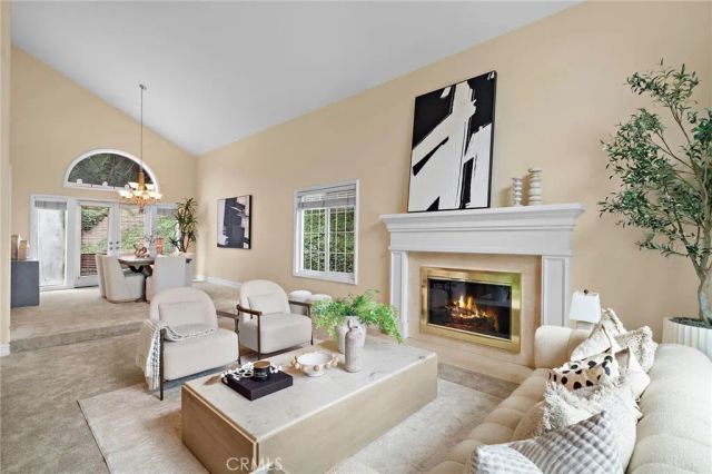 2811 N Roxbury, Orange, CA 92867