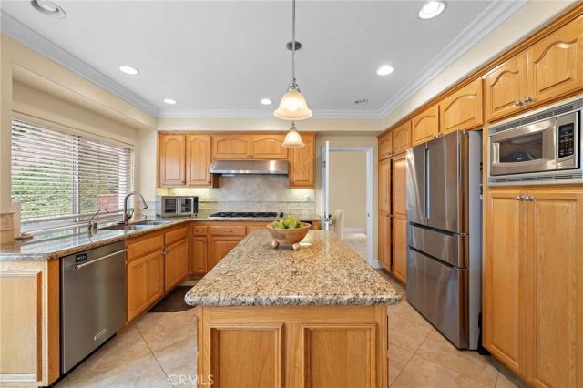 2811 N Roxbury, Orange, CA 92867