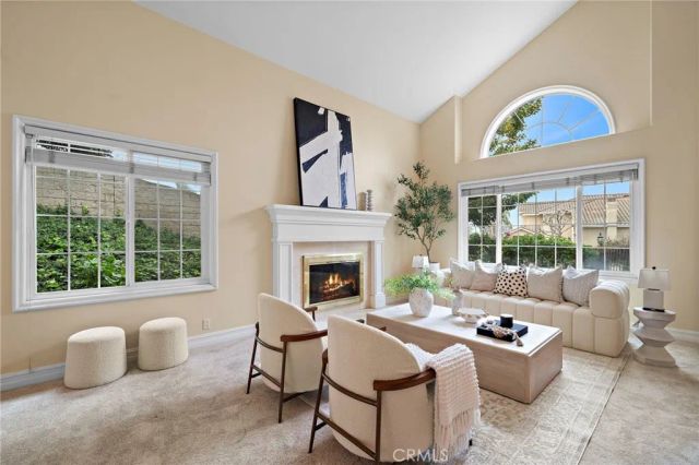 2811 N Roxbury, Orange, CA 92867