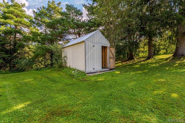 9247 North Protection Road, Holland, NY 14080