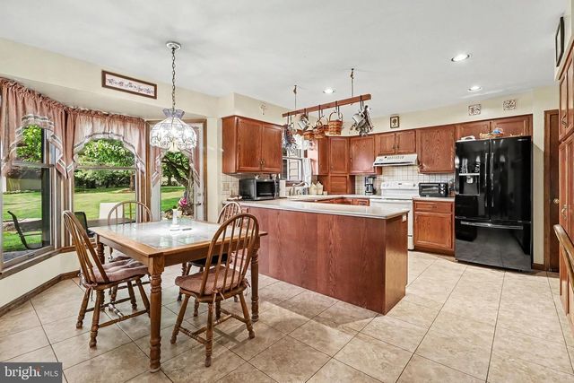 18 MINICH DR, Carlisle, PA 17015