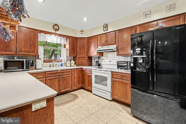 18 MINICH DR, Carlisle, PA 17015