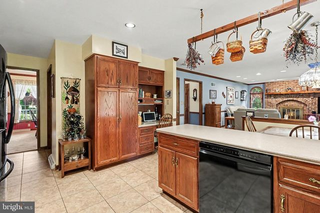 18 MINICH DR, Carlisle, PA 17015