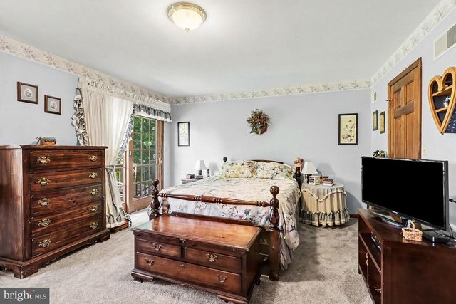 18 MINICH DR, Carlisle, PA 17015