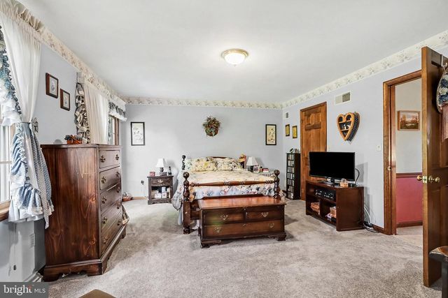 18 MINICH DR, Carlisle, PA 17015