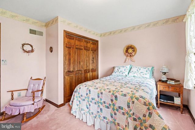 18 MINICH DR, Carlisle, PA 17015
