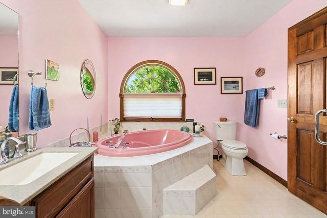 18 MINICH DR, Carlisle, PA 17015