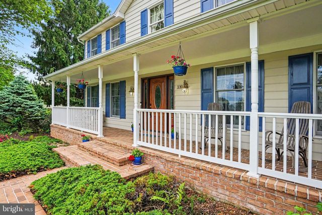 18 MINICH DR, Carlisle, PA 17015