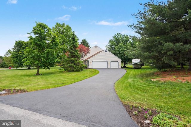 18 MINICH DR, Carlisle, PA 17015