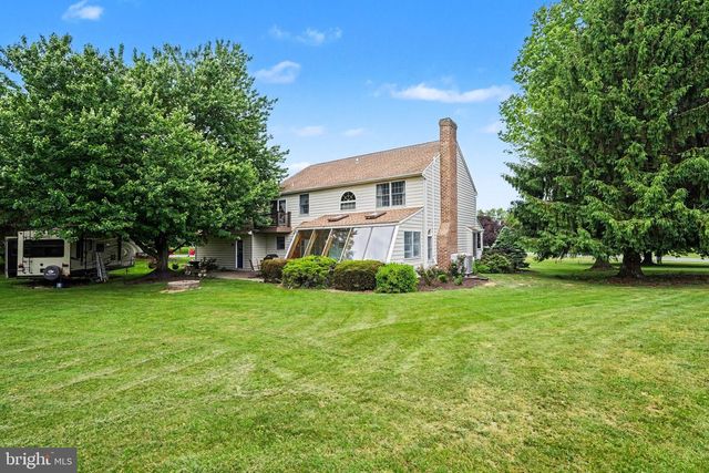 18 MINICH DR, Carlisle, PA 17015