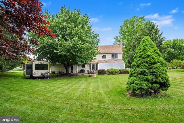 18 MINICH DR, Carlisle, PA 17015
