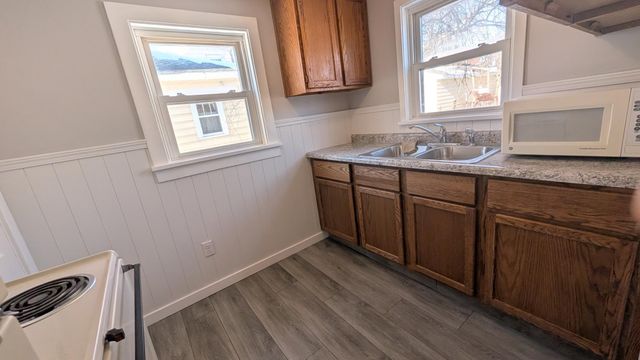 1009 4th Avenue NE, Austin, MN 55912